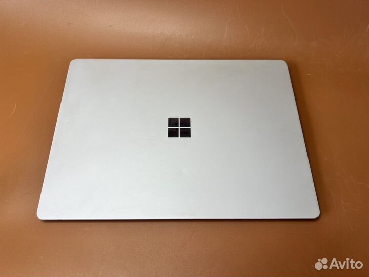 Microsoft Surface i5 7300/2K Сенсор/8GB/SSD