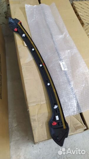 Молдинг капота Toyota hilux viii рейсталинг 2022