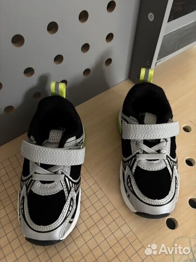 Кроссовки tombi 24 светящиеся