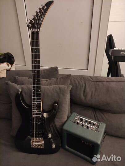 Электрогитара с комбоусилителем