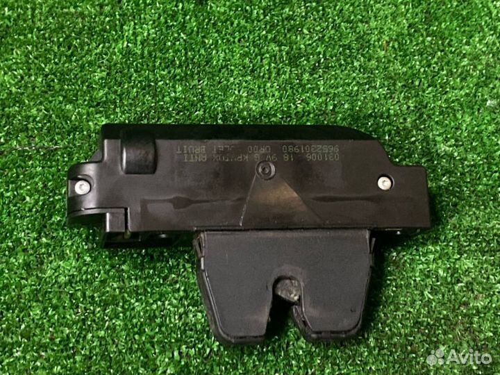 Замок крышки багажника Citroen C4 купэ 2006г