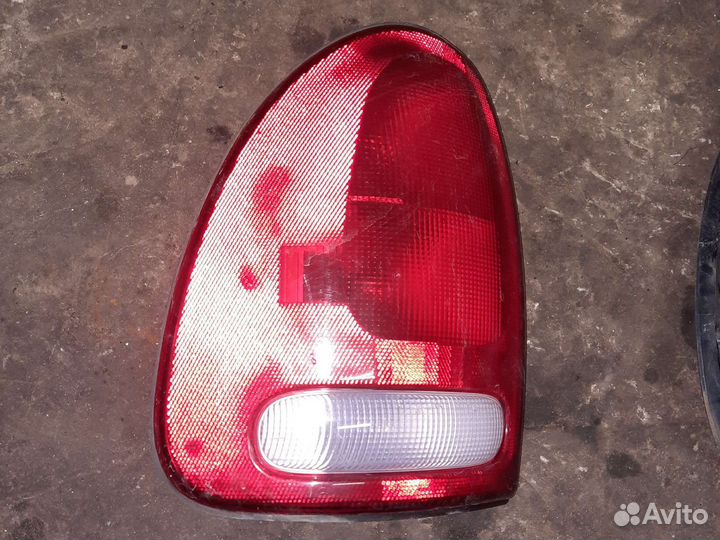 Задний левый фонарь chrysler voyager 3