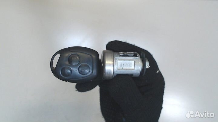 Личинка замка Ford Mondeo 3, 2003