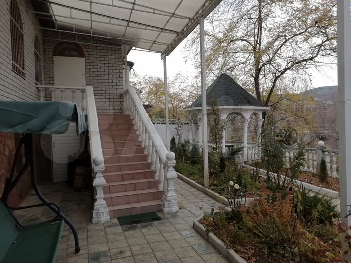 3-к. квартира, 105 м², 1/2 эт.