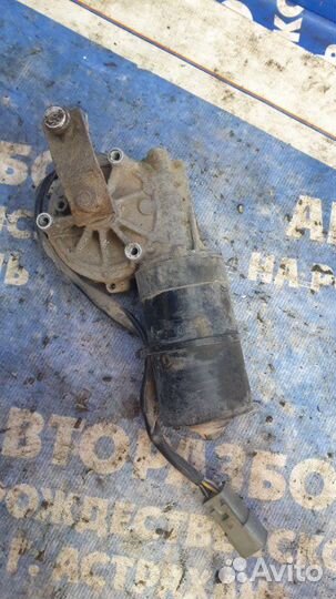 Моторчик стеклоочистителя. Scania P114 Ga4X2Na 340