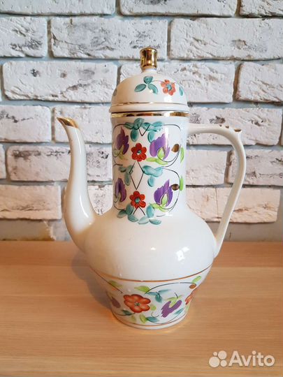 СССР. Набор чайник + поднос. Фарфор. 60-70-е гг