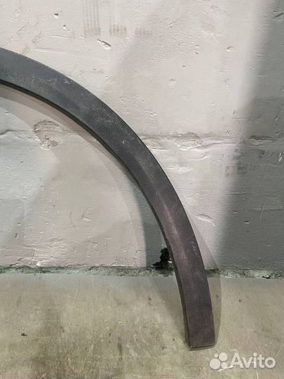 Накладка крыла переднего левого от Mercedes Benz