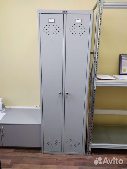 Шкафы металлический для одежды