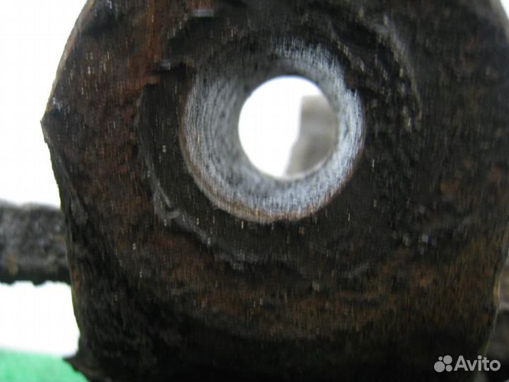 Кулак передний правый Toyota Corolla E120 2004