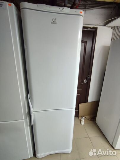 Холодильник бу Indesit