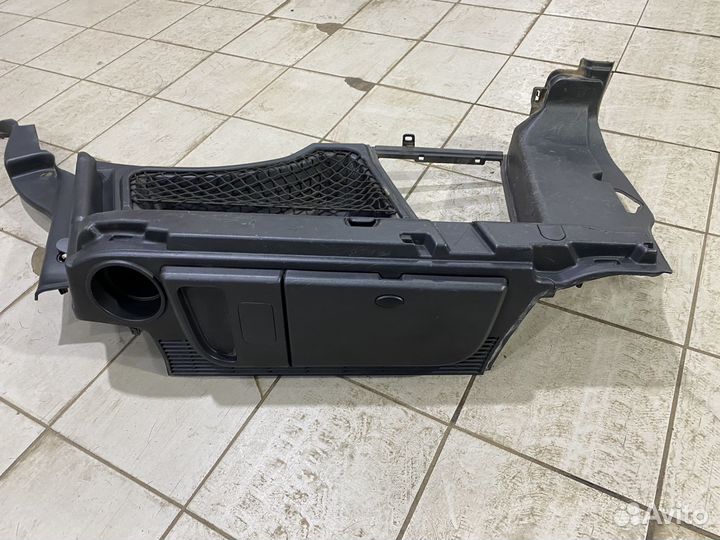 Обивка багажника Дискавери 3 левая