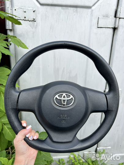 Руль toyota vitz