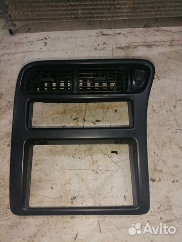 Накладка центральной консоли Nissan Serena C23