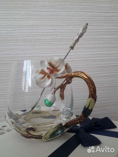 Чайная чашка в коробке Орхидея