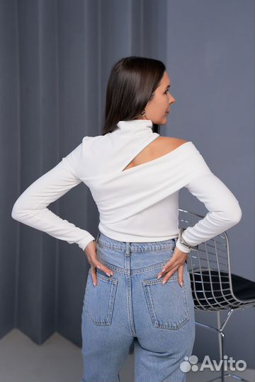 Джемпер женский белый асимметрия