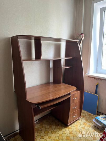 Письменный стол