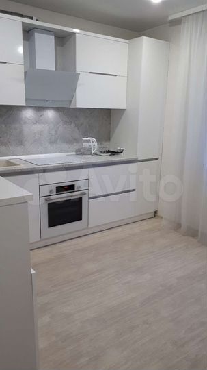 2-к. квартира, 67 м², 6/17 эт.