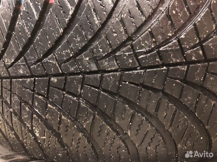 Goodyear Vector 4Seasons Gen-2 215/60 R17