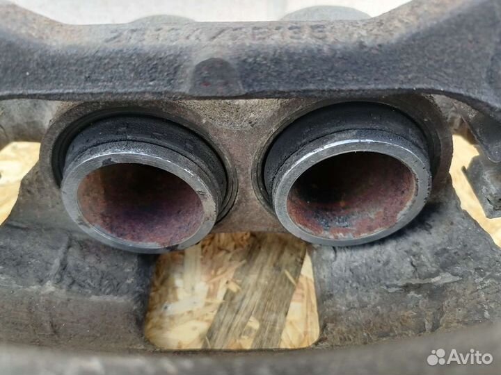 Ford Tourneo Transit Custom Суппорт передний левый