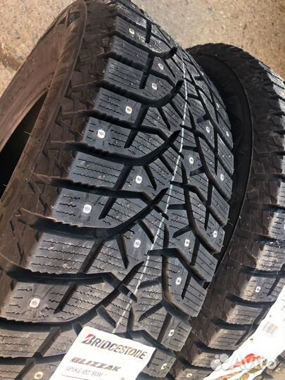 Bridgestone Blizzak Spike-02 SUV 215/65 R16 98