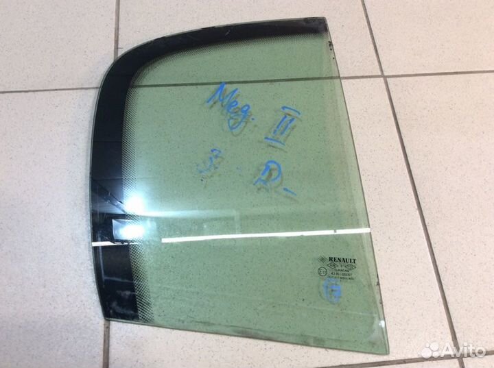 Стекло двери задней правой (форточка) заднее