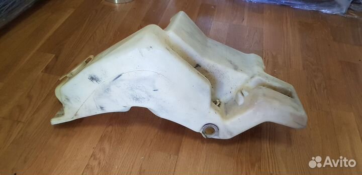 Бачок омывателя BMW e34 M5