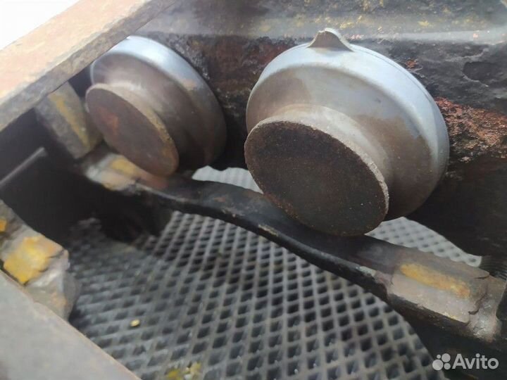 Суппорт передний левый Volvo FH, Volvo FM