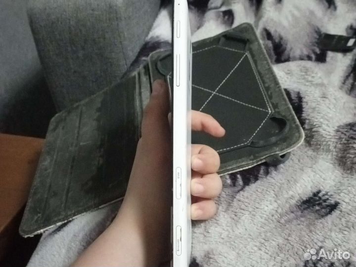 Планшет Samsung SM-T231