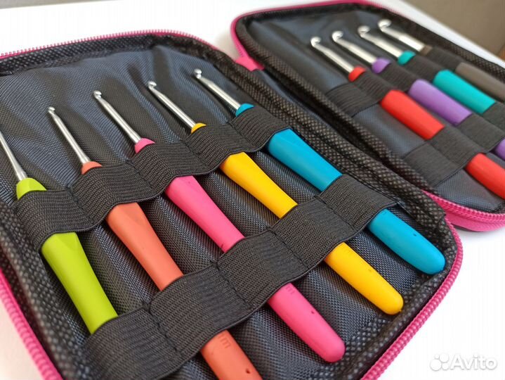 Набор крючков для вязания в пенале