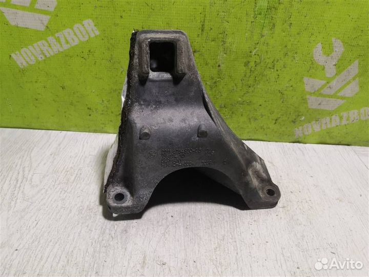 Кронштейн двигателя правый бмв Х3 Ф25 2010-2017