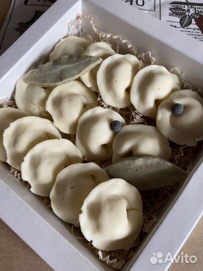 Подарок / шоколадные пельмени