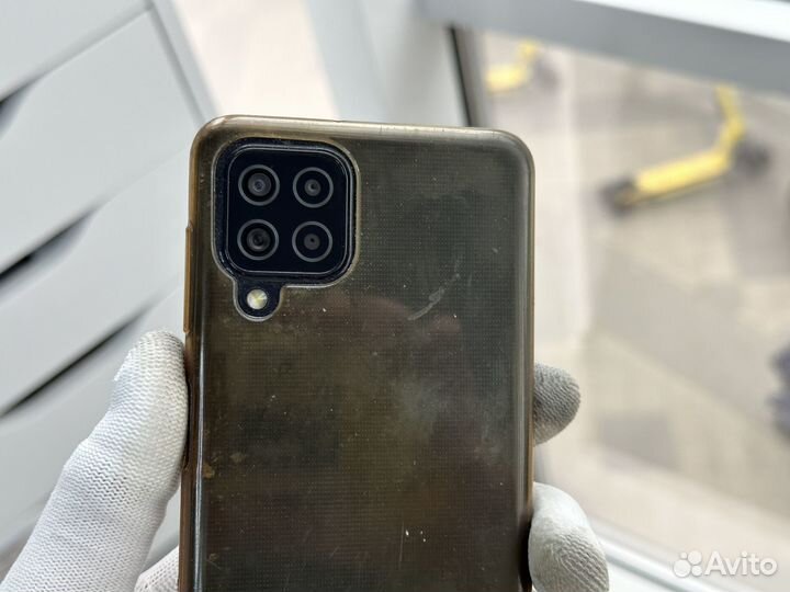 Заднее стекло на камере Samsung A22