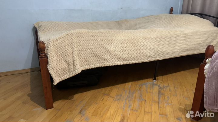 Кровать металлическая