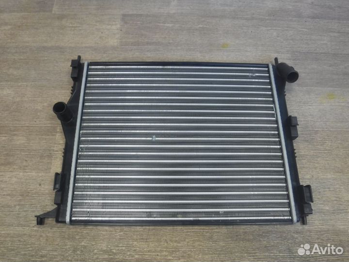 Радиатор охлаждения Renault Logan 2 Almera G15