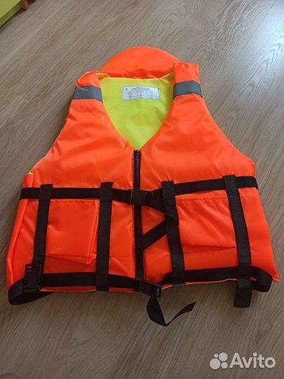 Спасательный жилет
