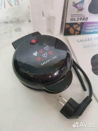 Электрическая вафельница новая