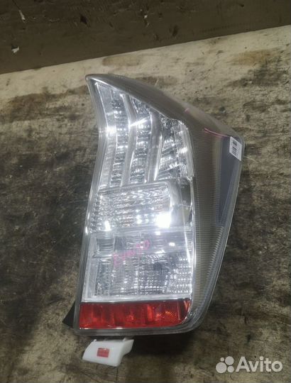 Стопы комплект Toyota Prius zvw30 диодные