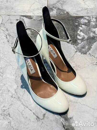 Alaia туфли белые на высоком каблуке White