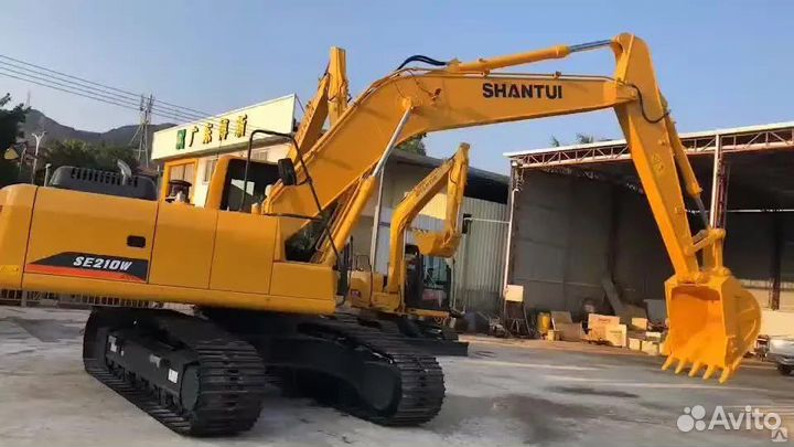 Машинист гусеничного экскаватора