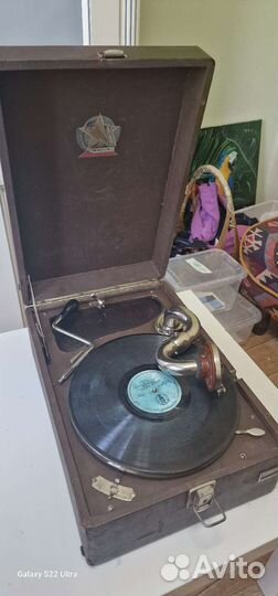 Патефон Коломенского патефонного завода 1935 год 2