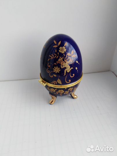 Шкатулка и украшение