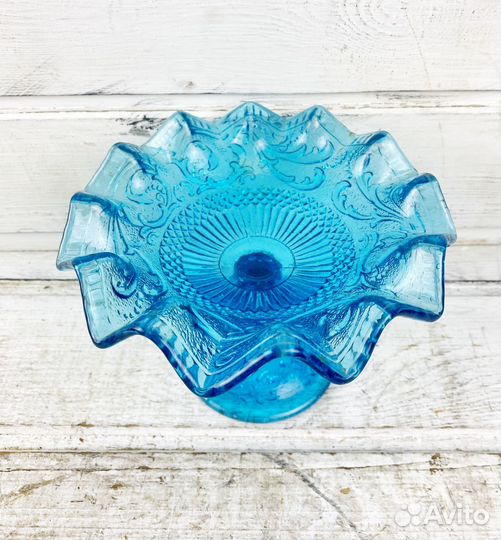 Конфетница на ножке