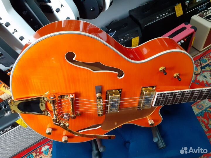Электрогитара полуакустическая
