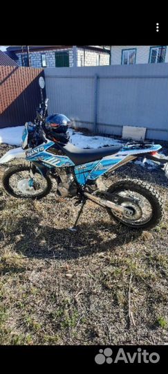 Продаю мотоцикл тур эндуро с маленьким пробегом