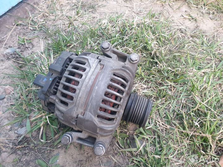 Генератор Audi A4 B8