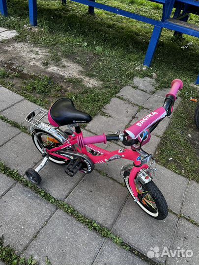 Детский велосипед с доп. колесиками