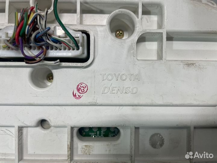 Панель приборов Toyota Sienna 2 (Тойота Сиенна 2)