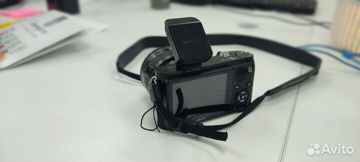 Зеркальный фотоаппарат Samsung nx1000