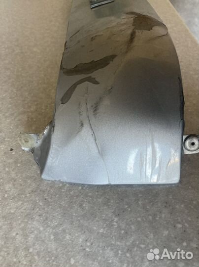 Планка под левый стоп сигнал.Toyota carina AT 211