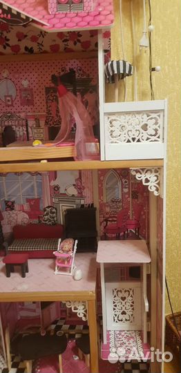 Большой кукольный домик